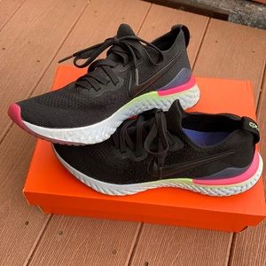 Nike Epic React Flyknit 2